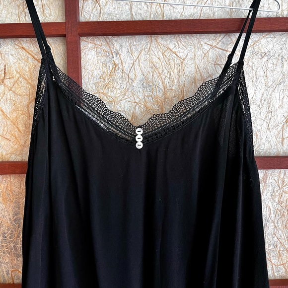 NWT. Black laced camisole - Picture 6 of 6